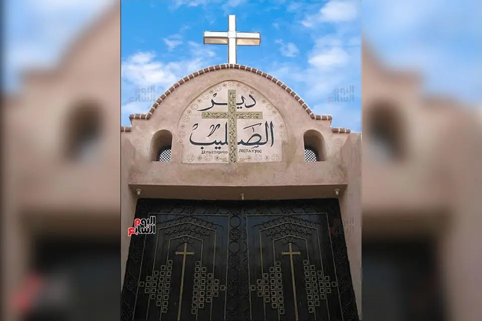 مدخل دير الصليب المقدس بنقادة